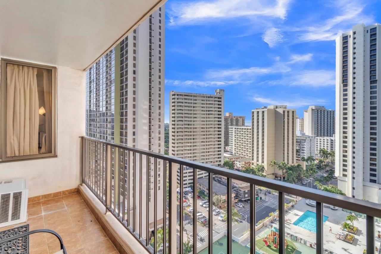 Sea View Condos At The Waikiki Banyan - Free Parking! Honolulu Exterior foto
